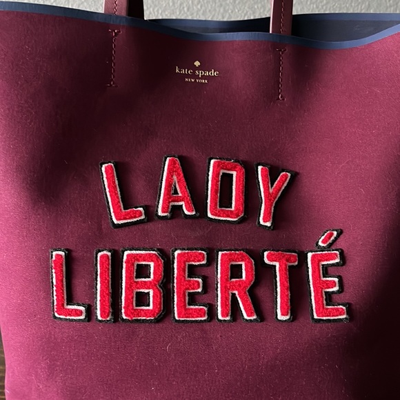 NWT Kate Spade Tote. $228 Retail - Picture 2 of 15